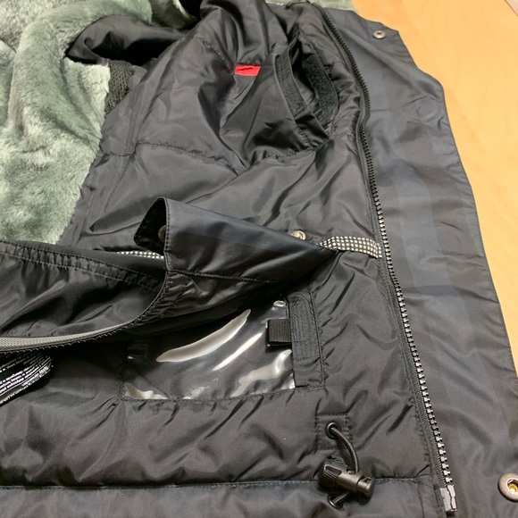 Burton Winter Jacket - NWOT - Picture 4 of 8